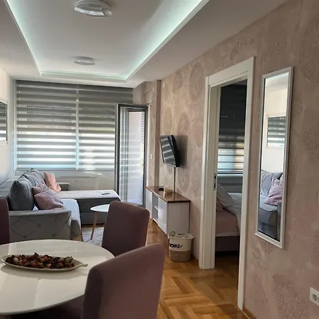 Twins Apartment *
